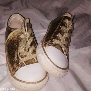 Gold converse
